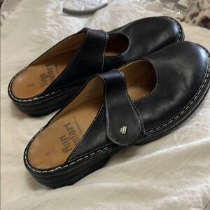 Finn Comfort Black Leather Mules with Sturdy Sole
